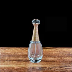 Mažas tuščias kvepalų buteliukas